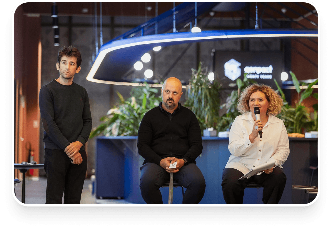 Iuliana Anton și echipa Wantsome la un panel de mentorat
